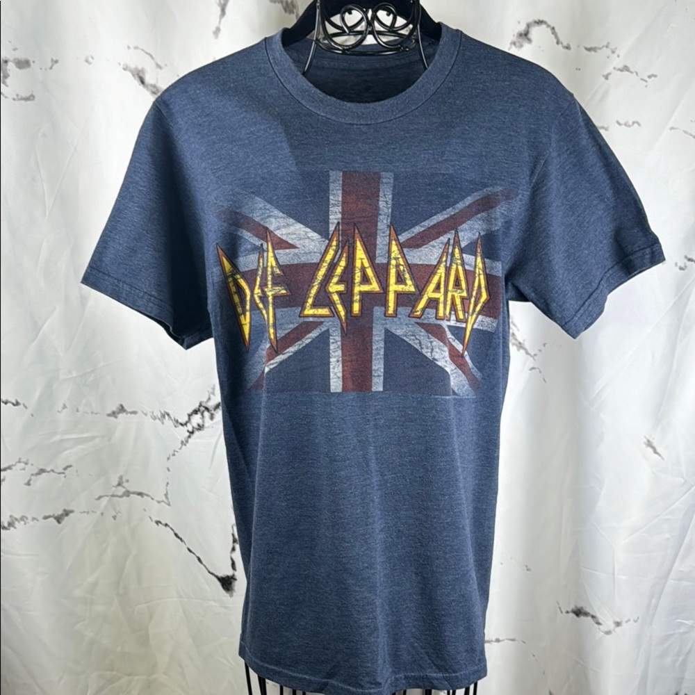 Def Leppard Logo Graphic T-Shirt 707 Fantasy Crewneck Short Sleeve Union Jack